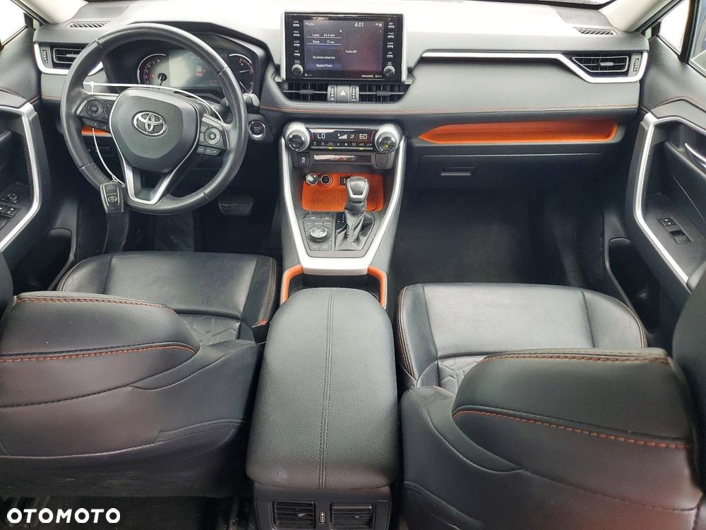 Toyota RAV4 2.5 XLE - 10