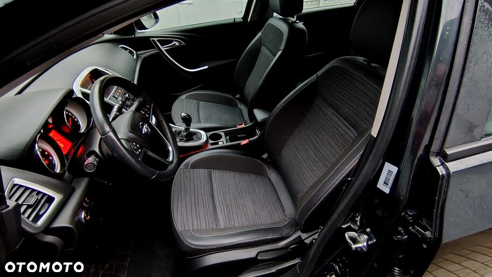 Opel Astra 1.4 T Cosmo - 19