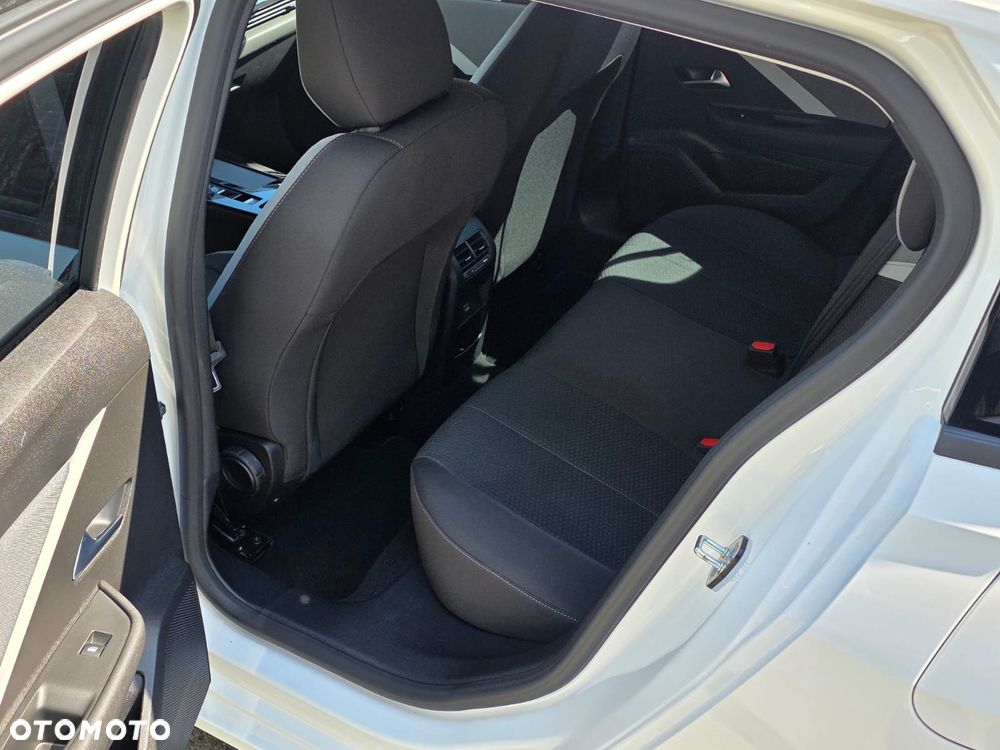 Opel Astra 1.6 T Plug-in Hybrid GSe - 24