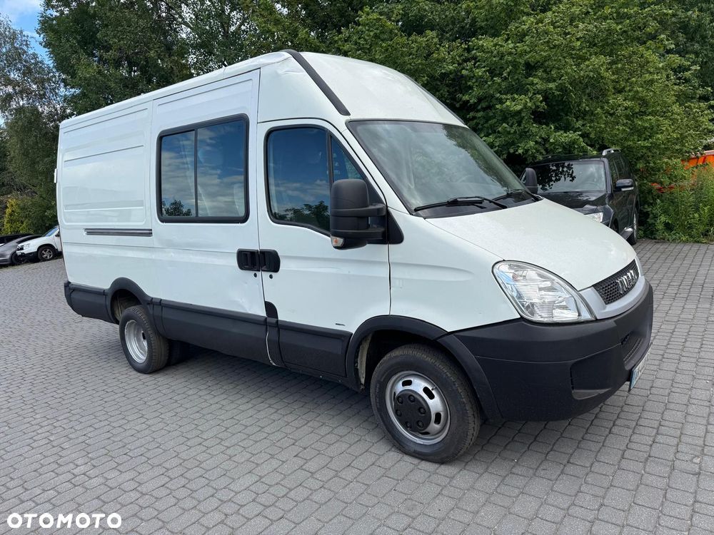 Iveco Daily 2010r. Brygadówka Bliźniak 7 Osobowy Klima 3.5t Na Haku - 3