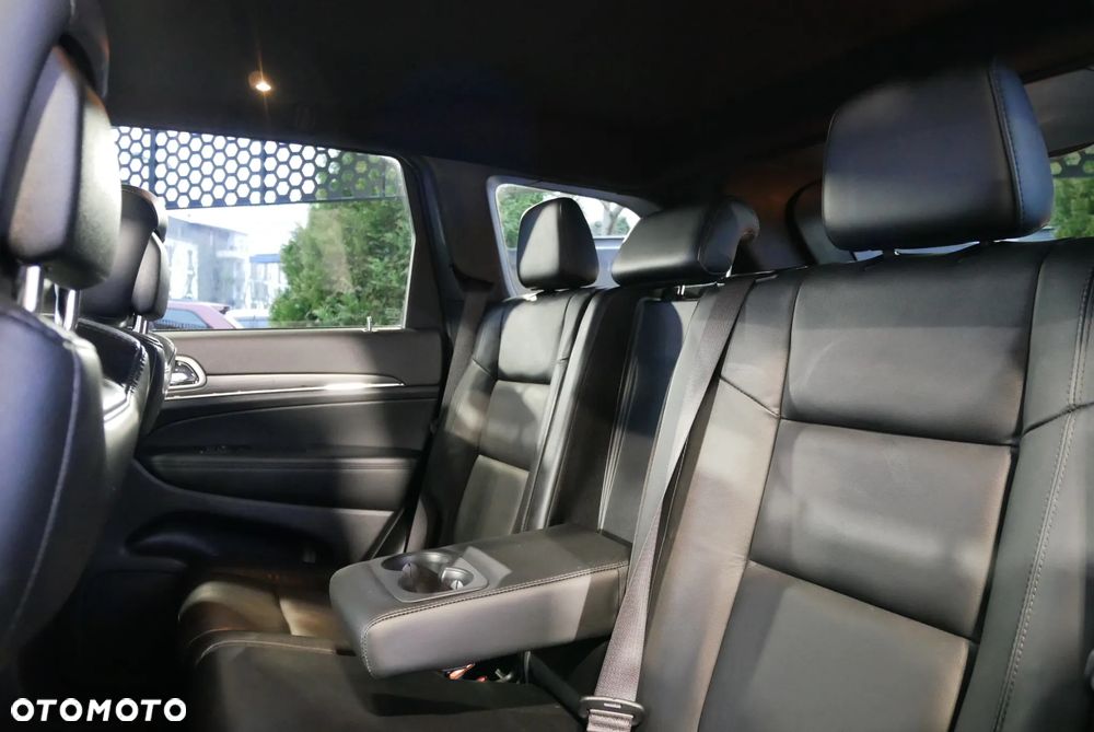 Jeep Grand Cherokee - 14
