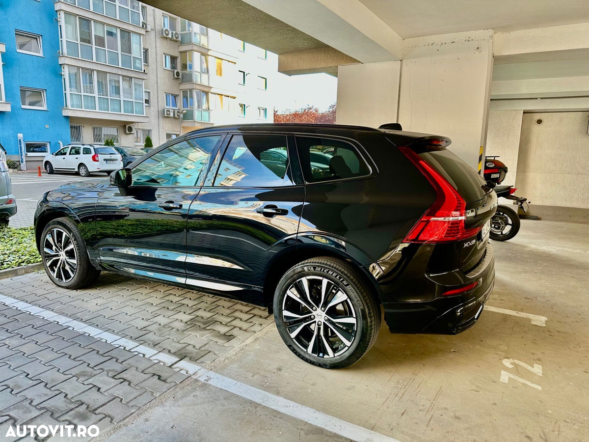 Volvo XC 60 B4 MHEV AT AWD Plus Dark - 5