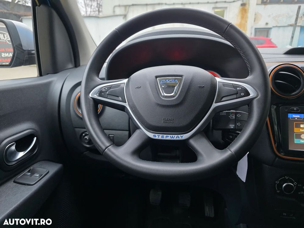 Dacia Lodgy dCi 110 Stepway Celebration - 18