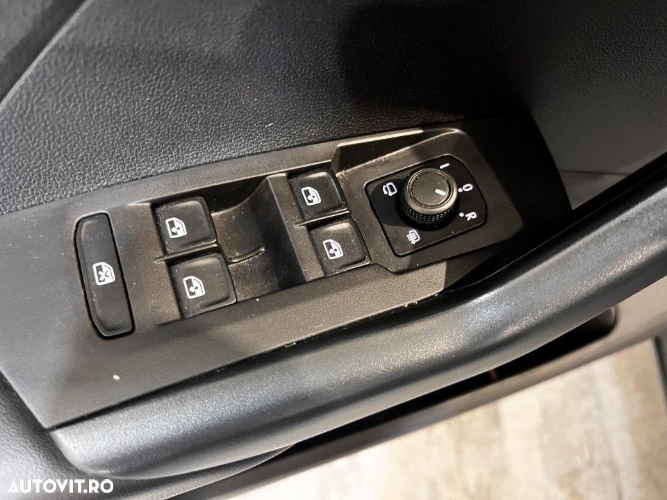 Volkswagen T-Cross - 13