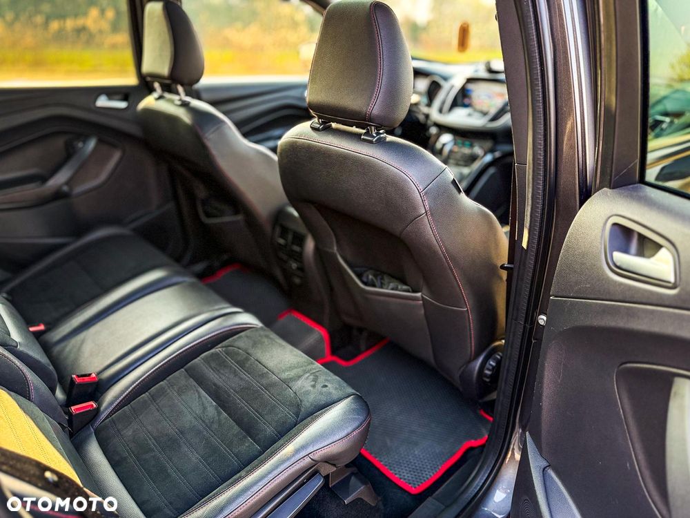 Ford Kuga 2.0 TDCi 4x4 ST-Line - 26