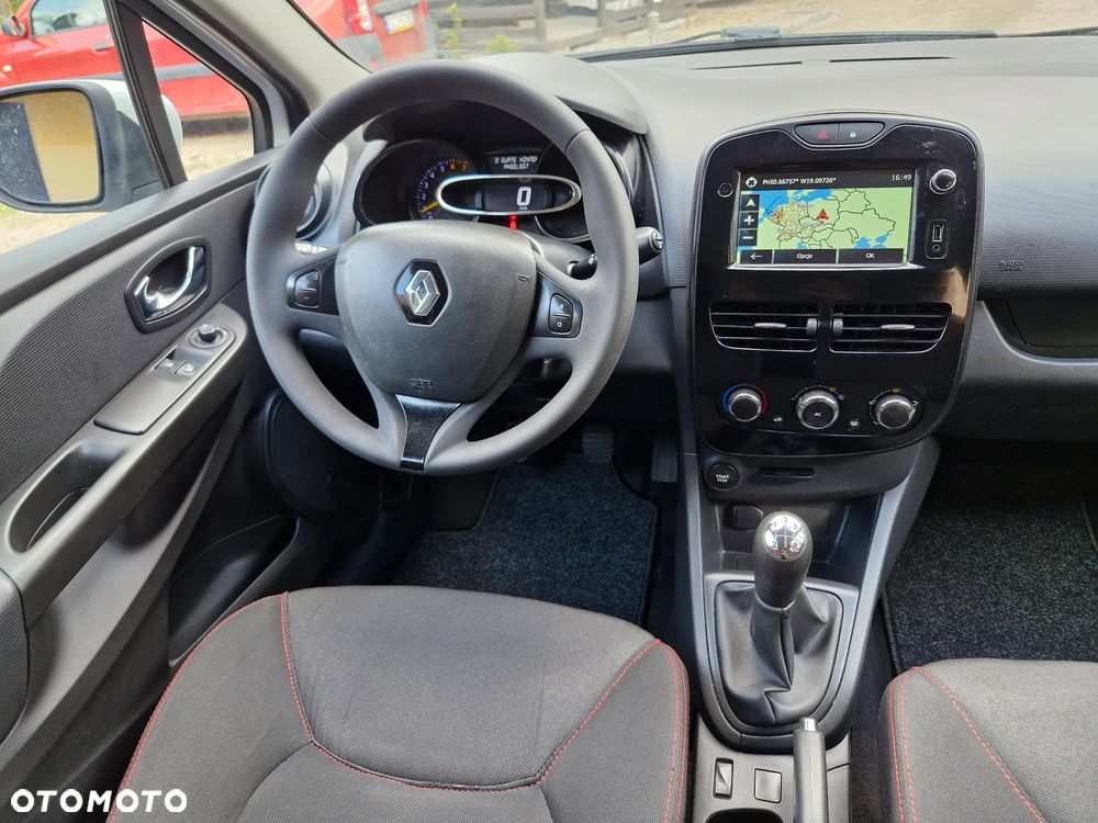 Renault Clio 1.2 16V 75 Life - 10