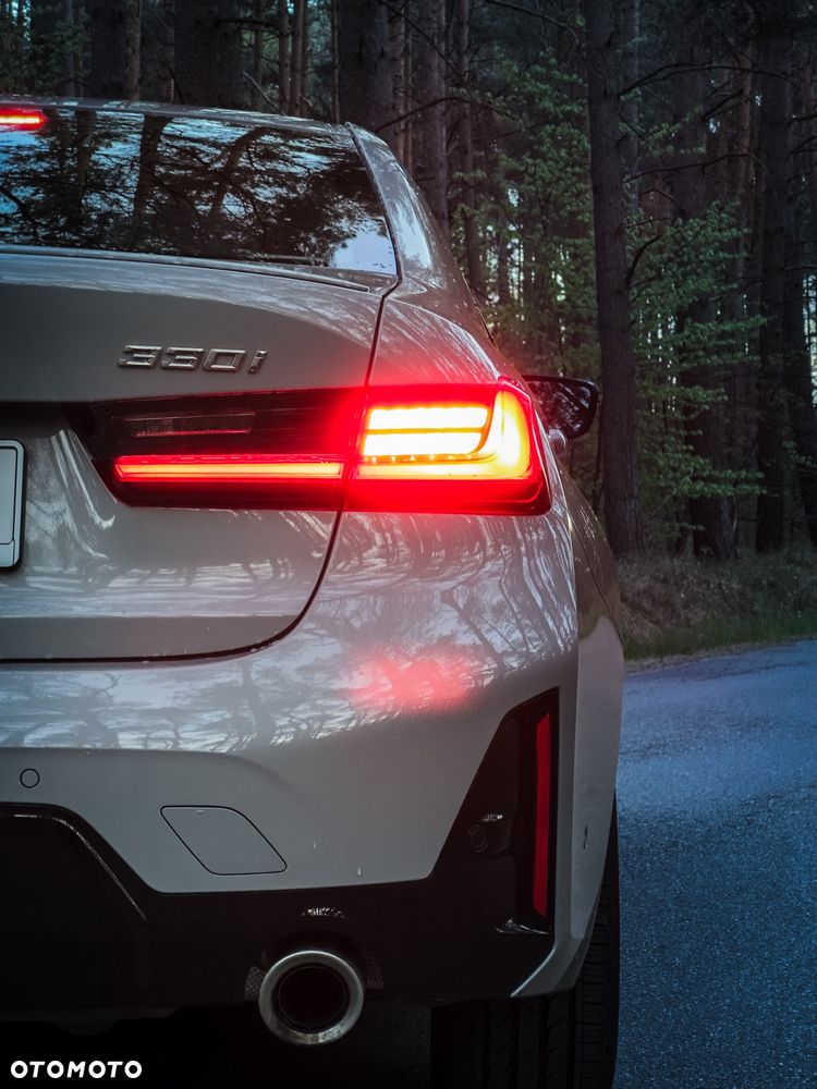 BMW Seria 3 330i xDrive M Sport - 4