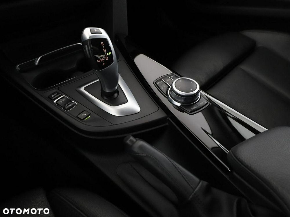 BMW 3GT 320d Sport Line - 30