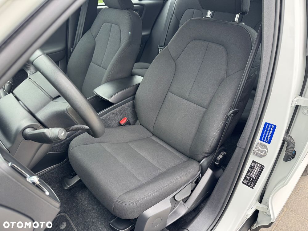 Volvo XC 40 T3 Momentum - 12