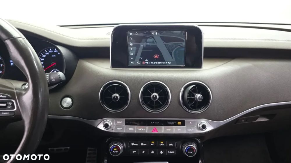 Kia Stinger - 13