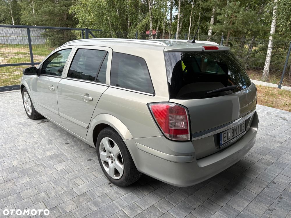 Opel Astra 1.6 Essentia EasyTronic - 4