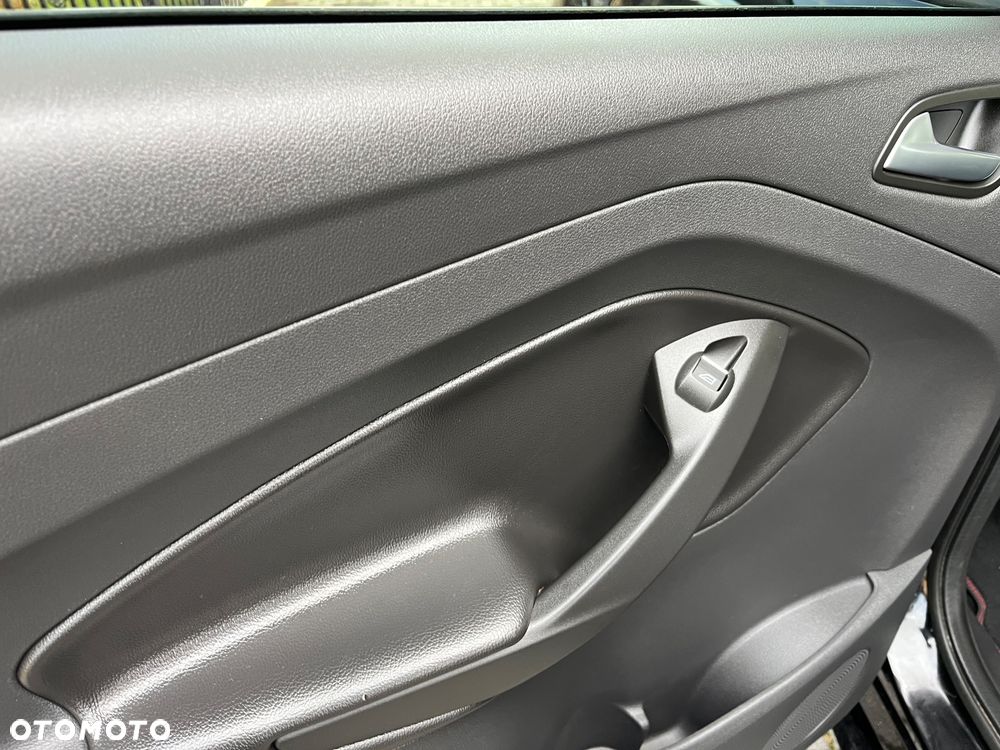 Ford Kuga 1.5 EcoBoost 2x4 ST-Line - 19