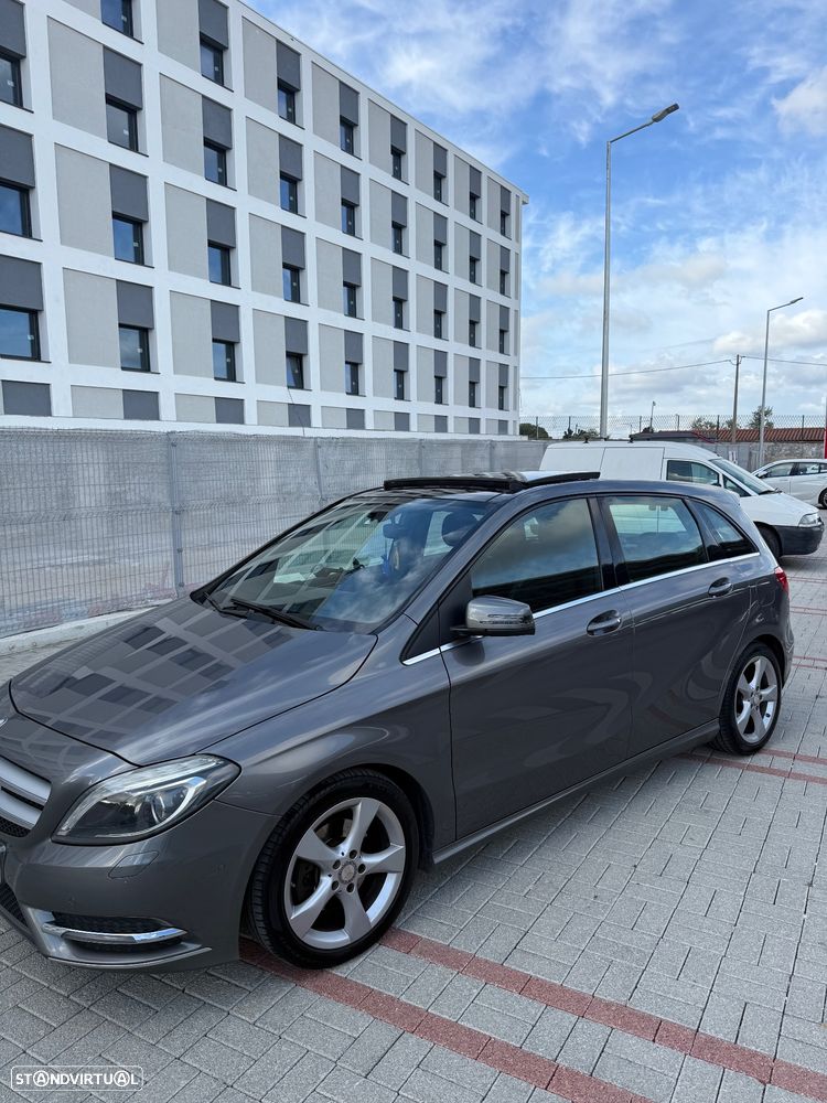 Mercedes-Benz B 180 - 1