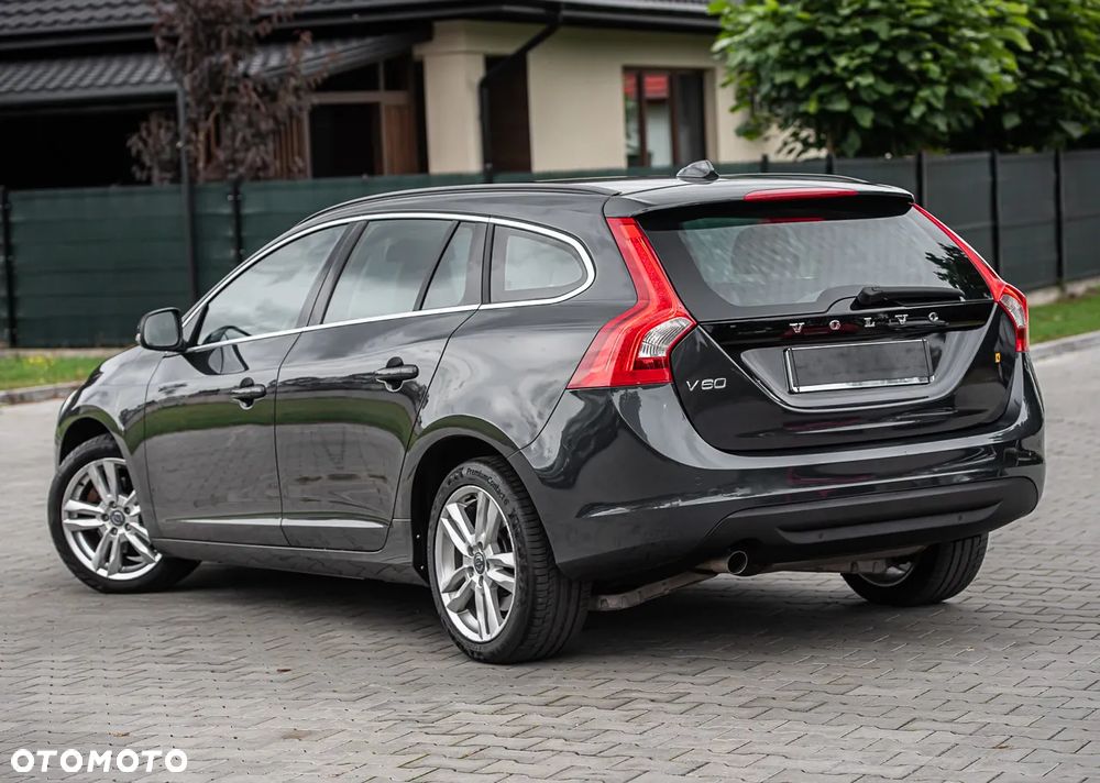 Volvo V60 D2 Momentum - 13
