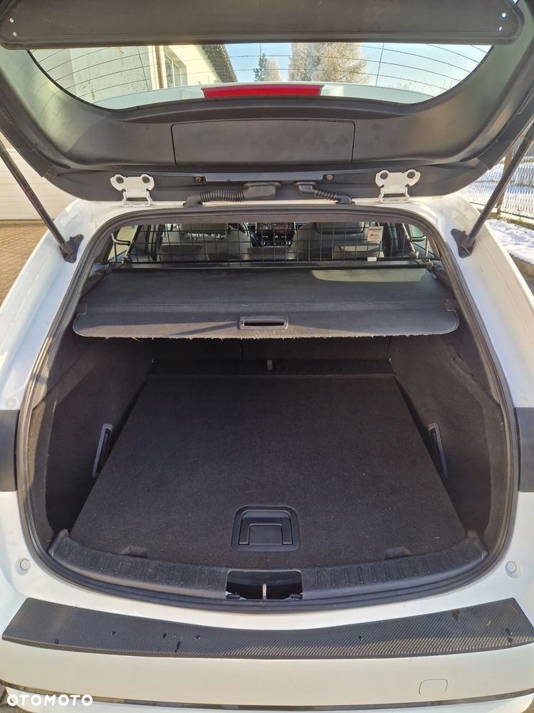 Toyota Corolla 1.8 Hybrid Club - 19