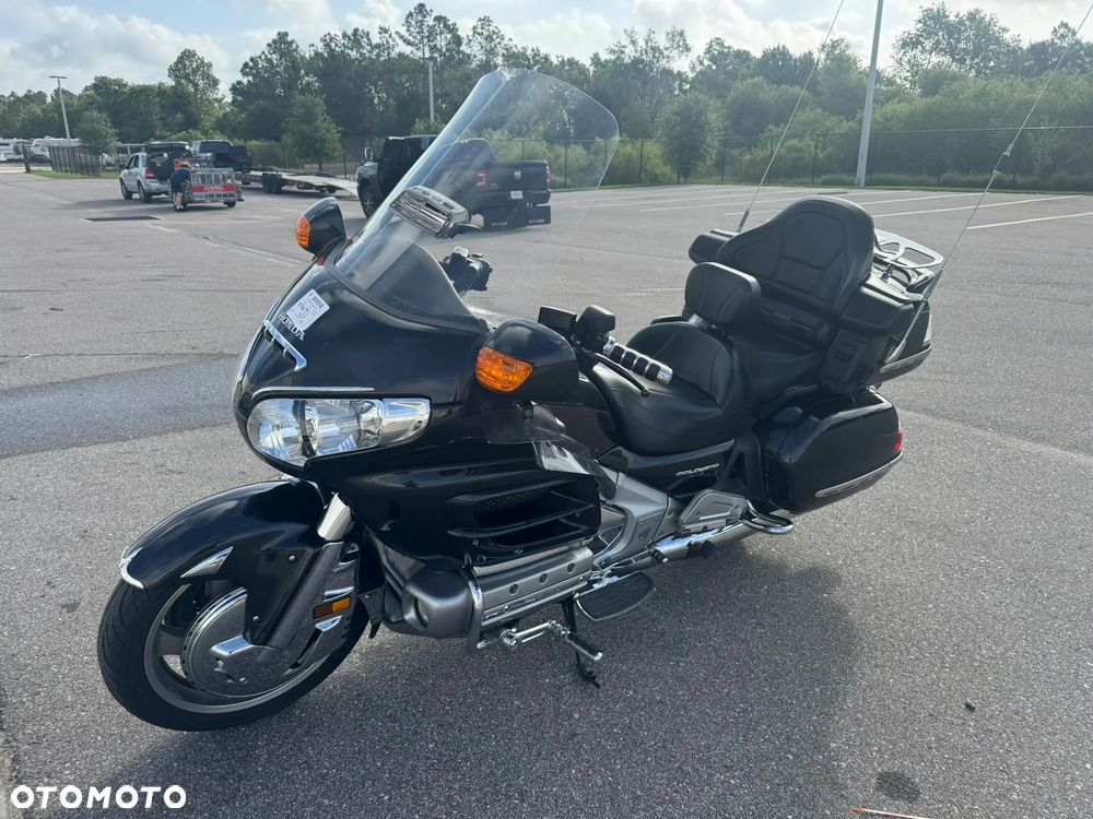 Honda GL - 24