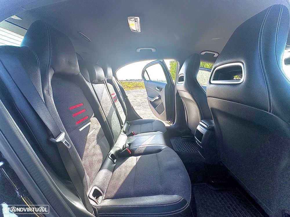 Mercedes-Benz A 180 d AMG Line - 31