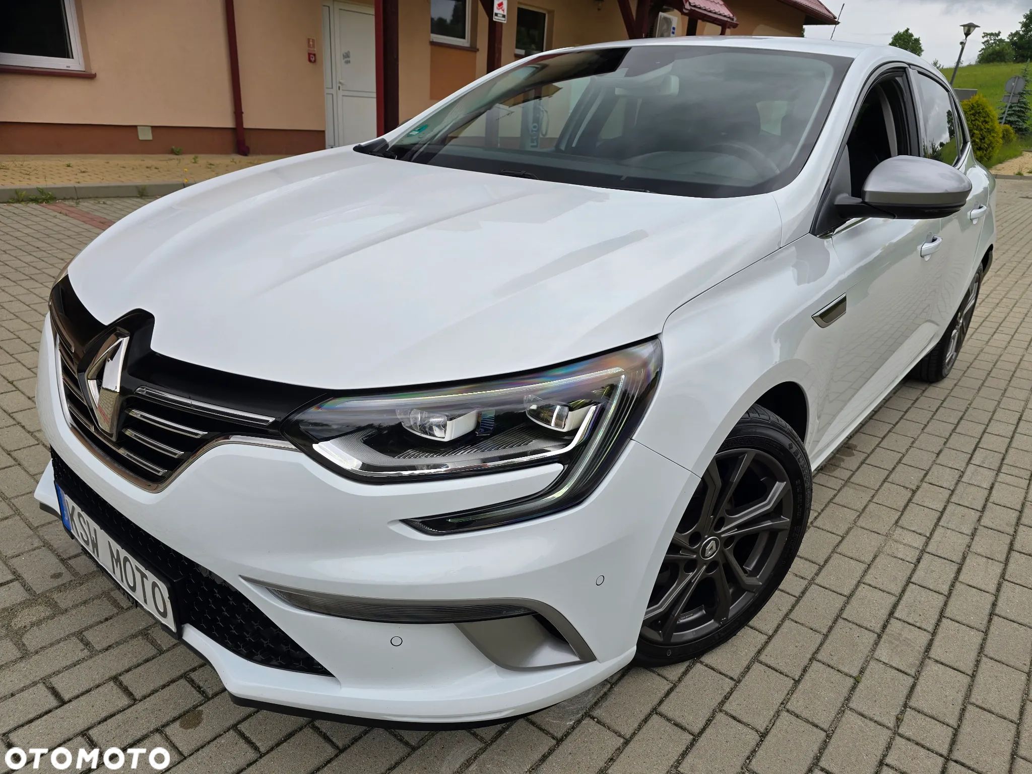 Renault Megane ENERGY TCe 130 GT LINE - 1