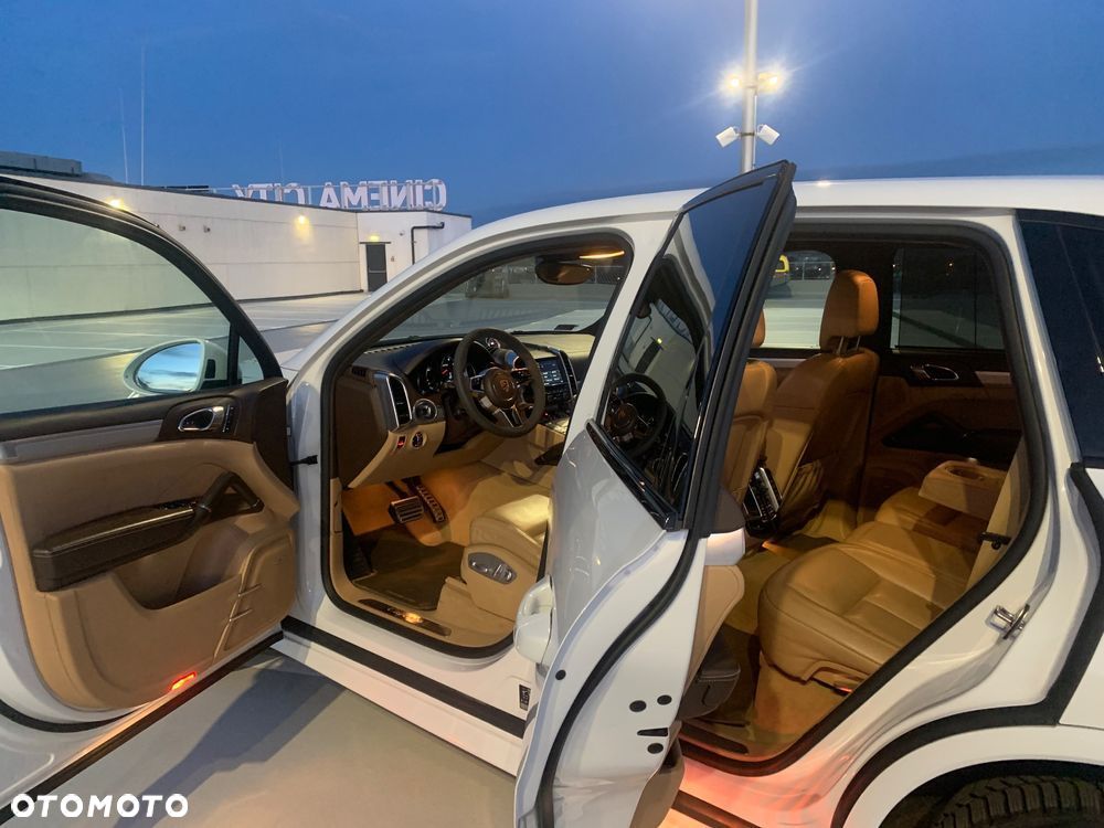 Porsche Cayenne GTS - 24