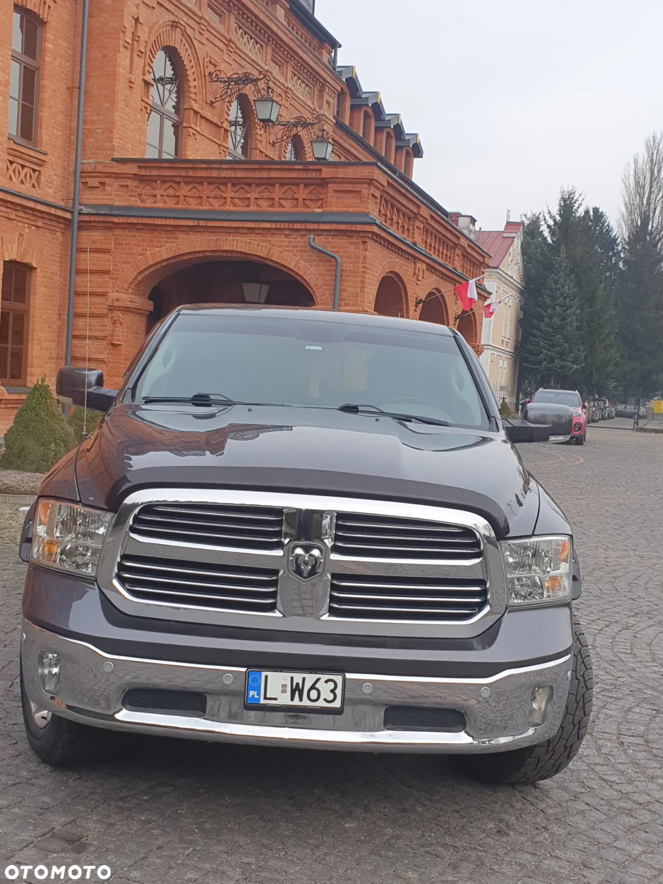 Dodge RAM 1500 5.7 4x4 - 16