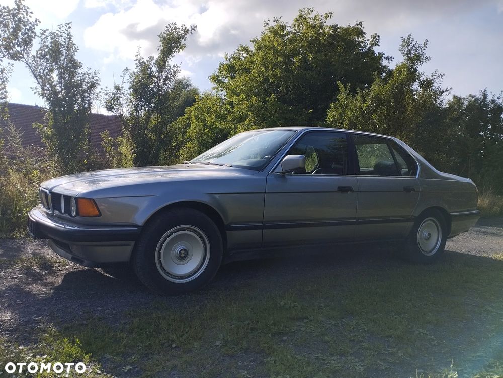 BMW Seria 7 750i - 4