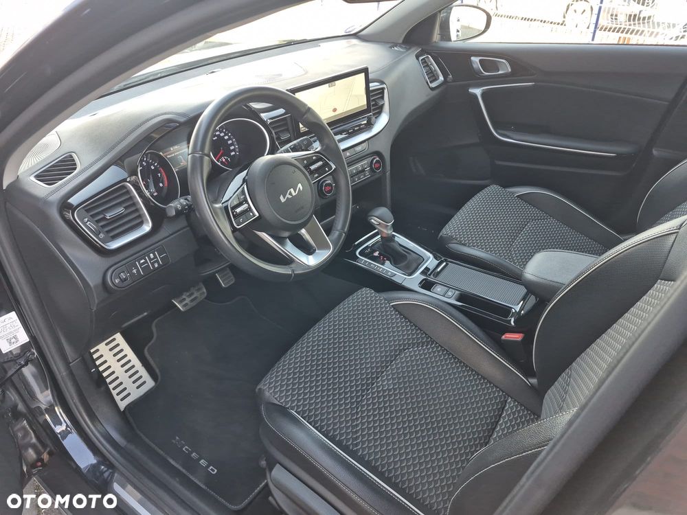 Kia XCeed - 26