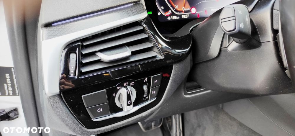 BMW Seria 5 530i Touring M Sport Edition - 18