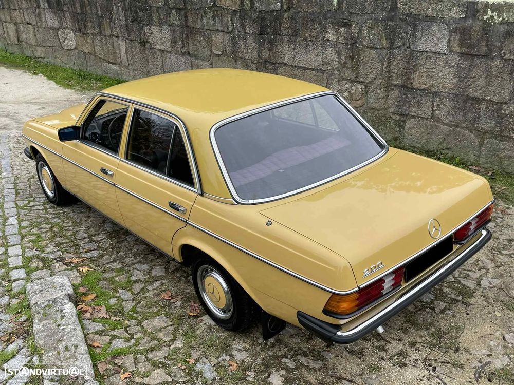 Mercedes-Benz E 200 - 12