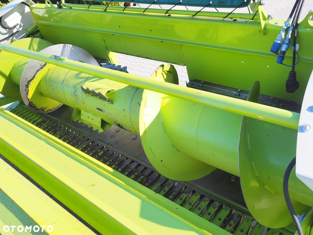 Claas PICK UP 300 HD - 11