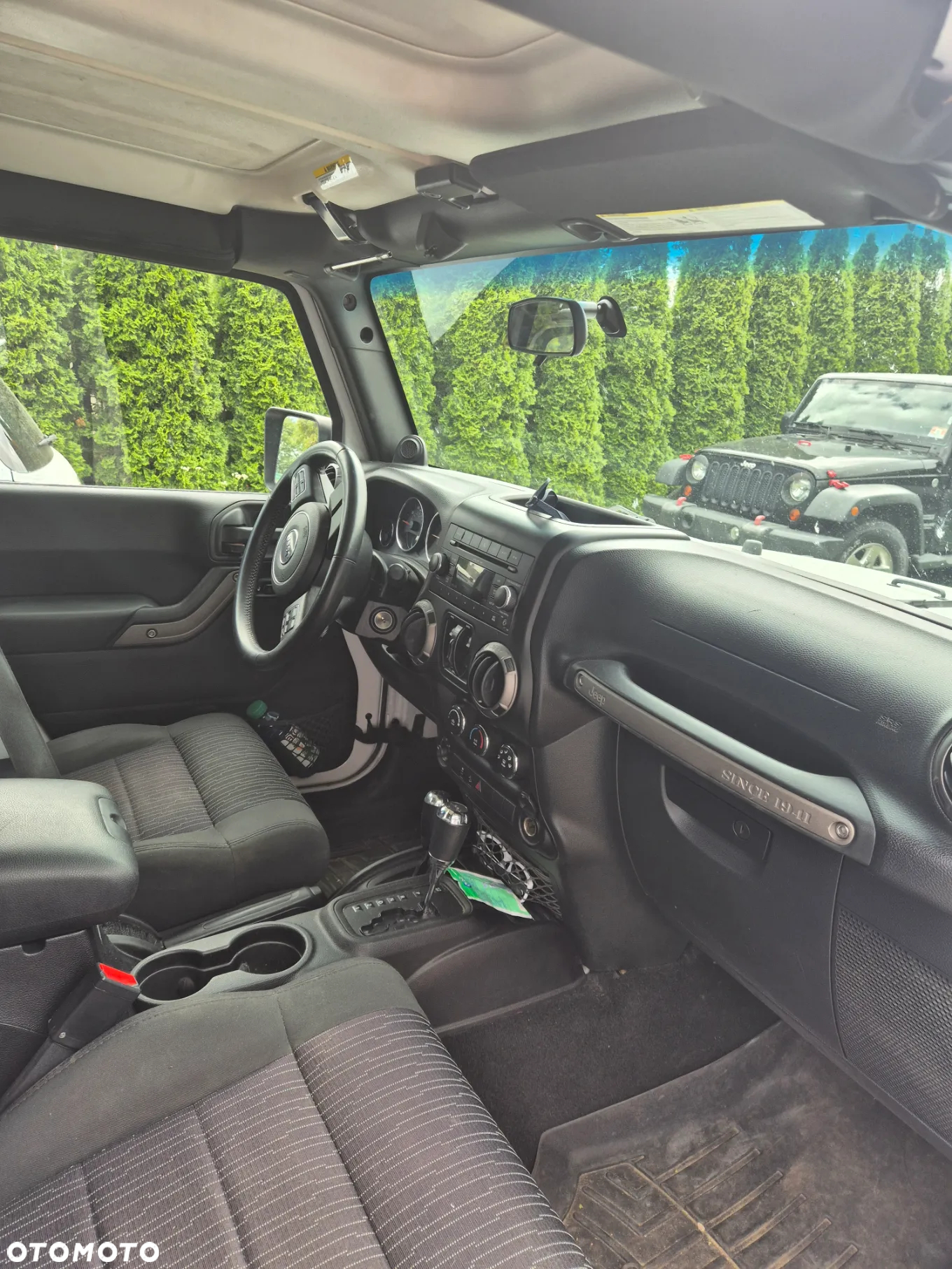 Jeep Wrangler - 8