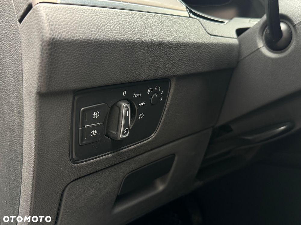 Volkswagen Passat 2.0 TDI (BlueMotion Technology) DSG Highline - 24