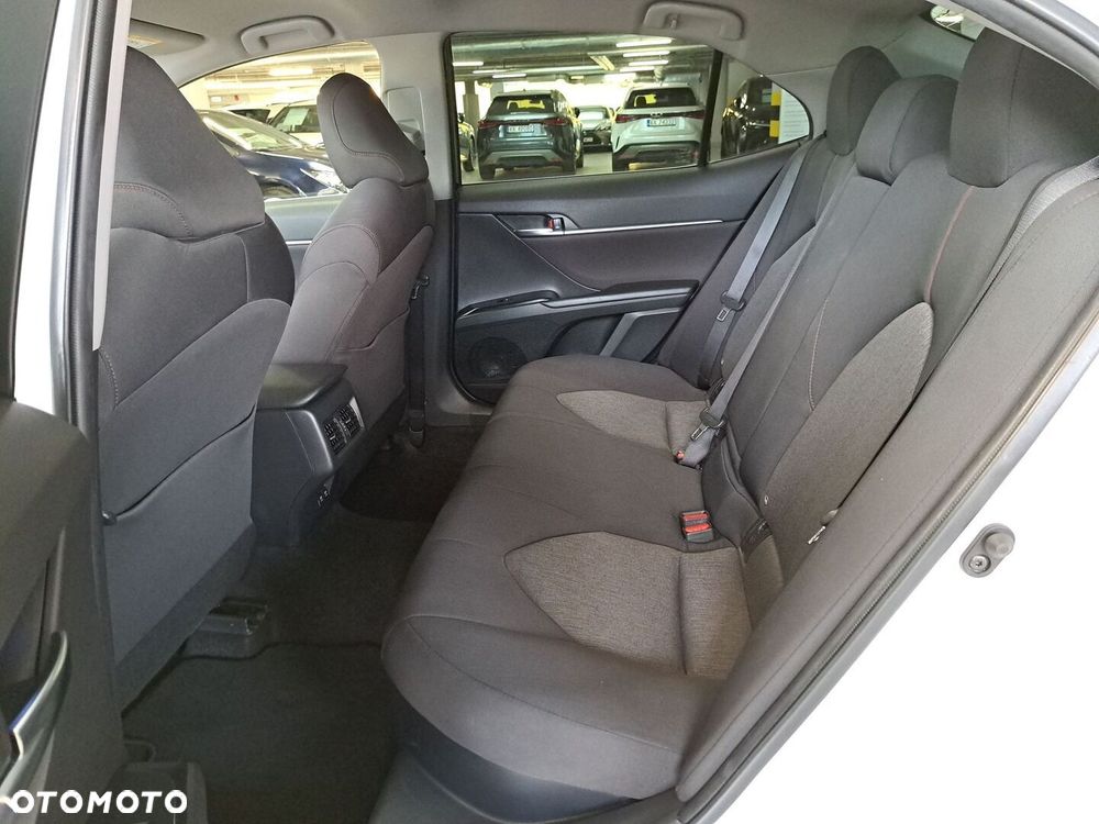 Toyota Camry 2.5 Hybrid Comfort CVT - 30