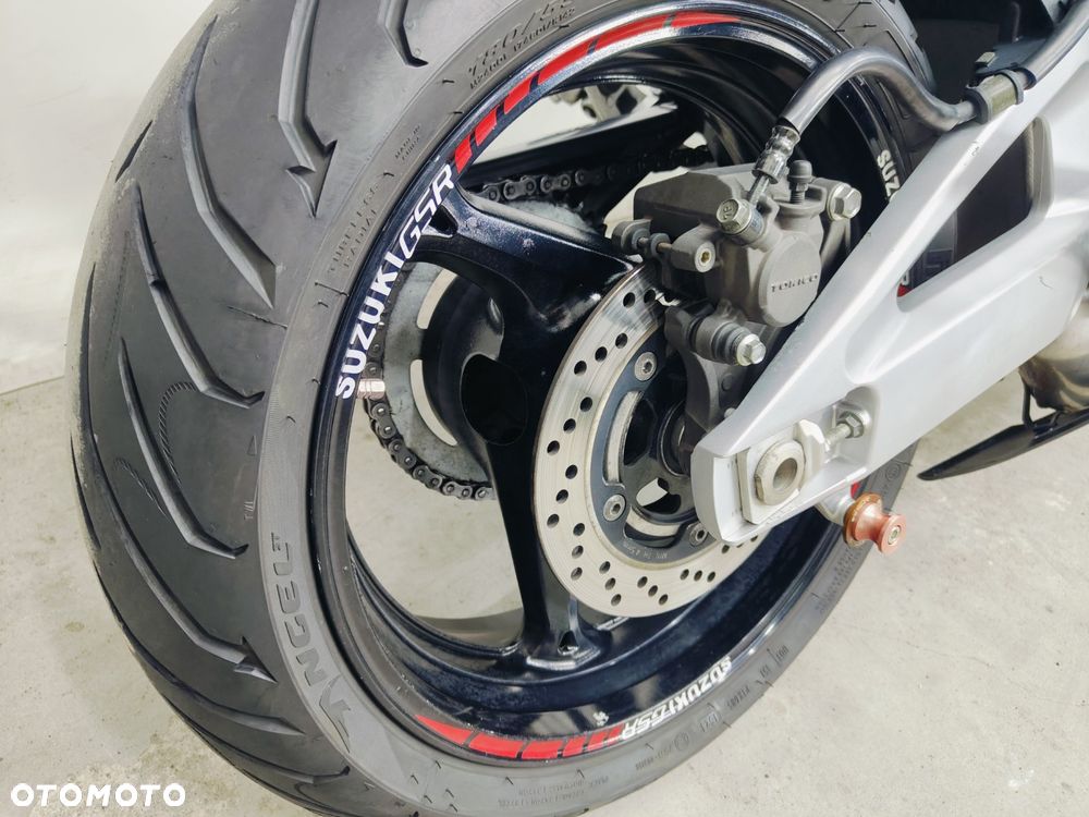 Suzuki GSR - 9