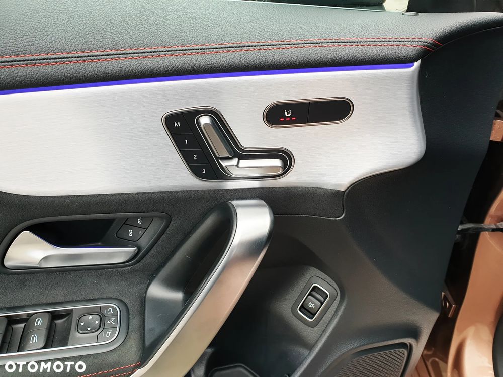 Mercedes-Benz CLA 250 AMG Line 7G-DCT - 14