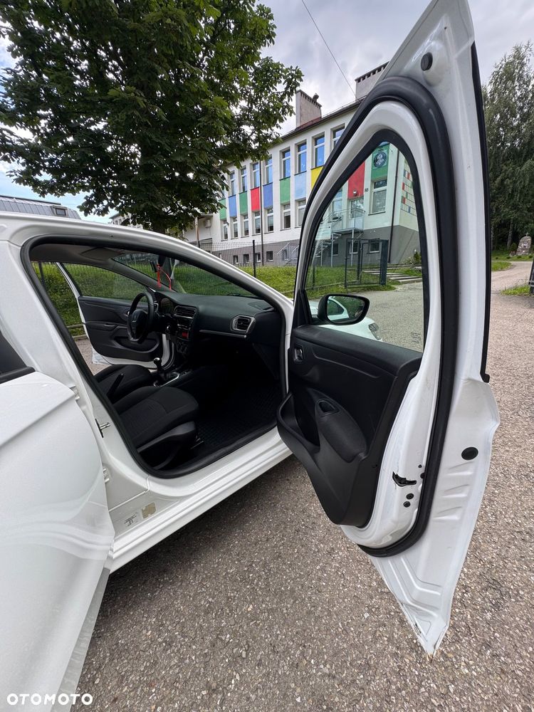Peugeot 301 1.2 Pure Tech Active - 10