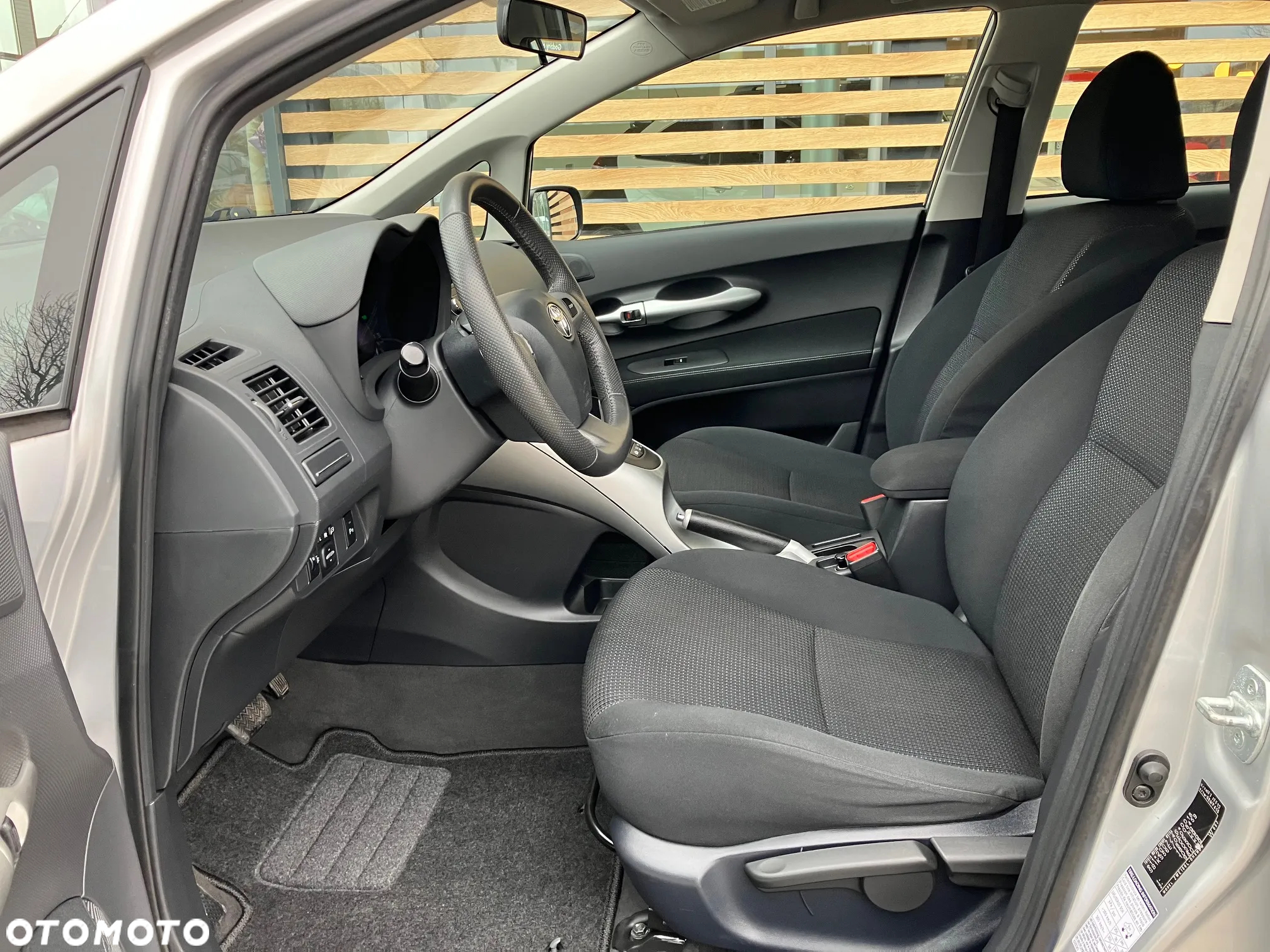 Toyota Auris 1.8 HSD Luna - 27