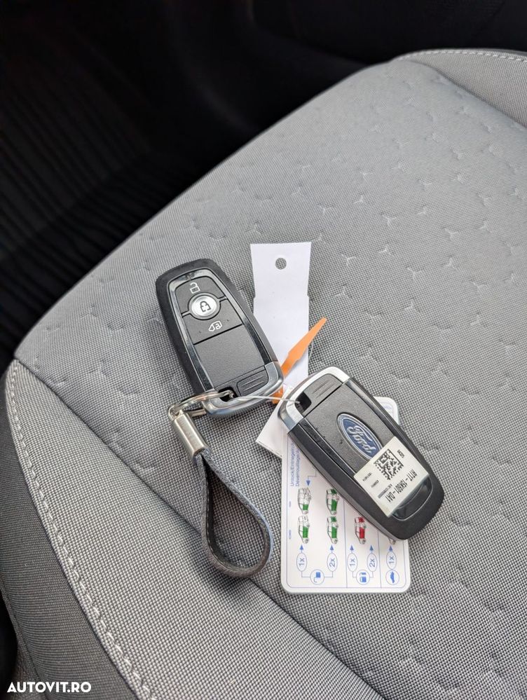 Ford Tourneo Courier - 26