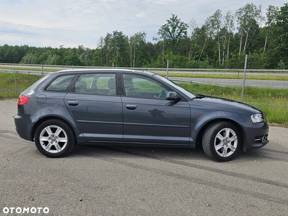 Audi A3 Sportback 2.0 TDI DPF Ambiente - 2
