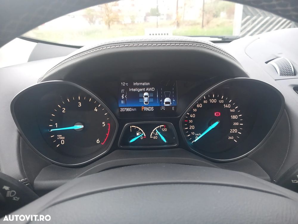 Ford Kuga 2.0 TDCi 4WD Powershift Vignale - 17