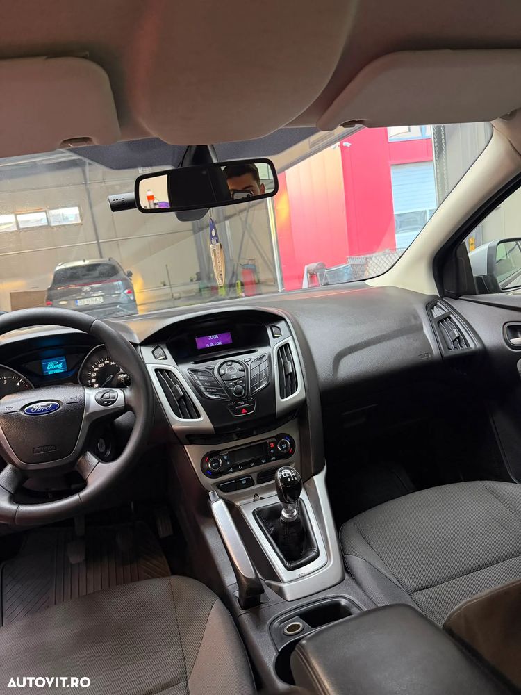 Ford Focus 1.6 TDCi DPF Titanium - 5