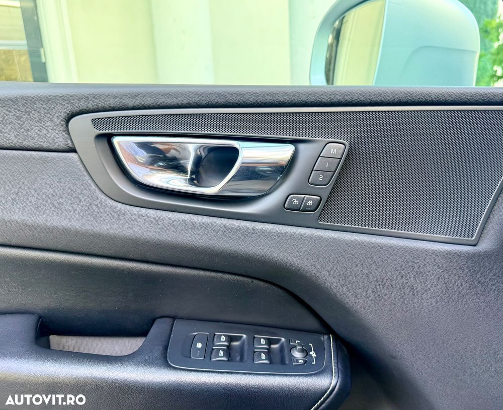 Volvo XC 60 D5 AWD R-Design - 12