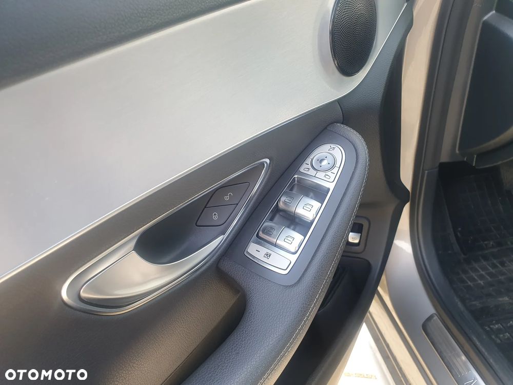 Mercedes-Benz Klasa C 220 d 4Matic T 9G-TRONIC AMG Line - 9