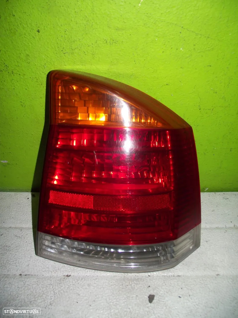 Farolim Trás Direito Opel Vectra C - 2002 / 2005 - 2