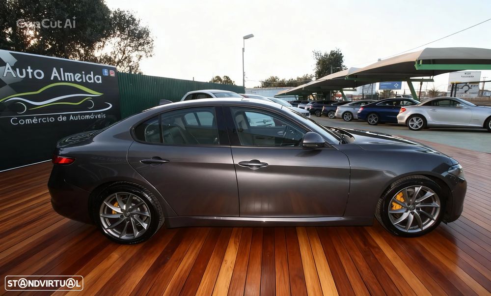 Alfa Romeo Giulia 2.2 D - 9
