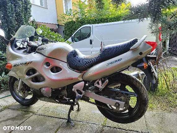Suzuki GSX - 11