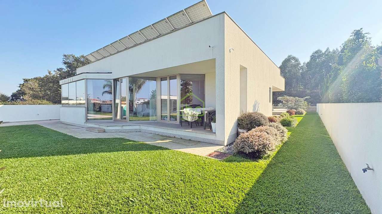 Moradia de Luxo com Piscina e Jardim | Póvoa de Varzim - Grande imagem: 3/36