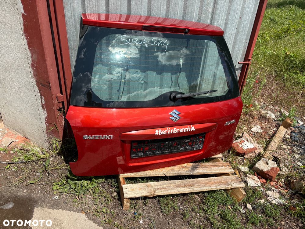 Klapa bagażnika Suzuki Sx4 - 3