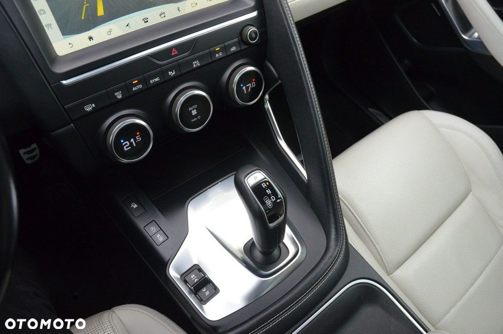 Jaguar E-Pace 2.0 i4P AWD R-Dynamic - 30