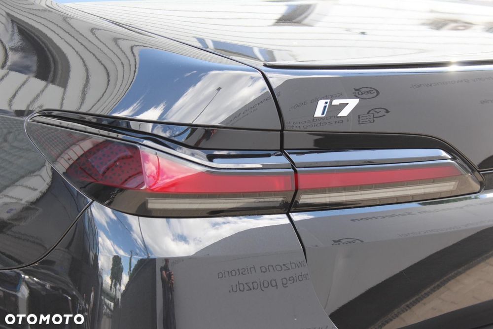 BMW i7 - 25