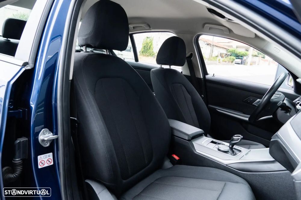 BMW 330 e Line Luxury Auto - 36
